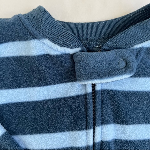 Carter’s Fleece Footed Pajamas, Set of 2, Size 12 Months - Picture 2 of 9